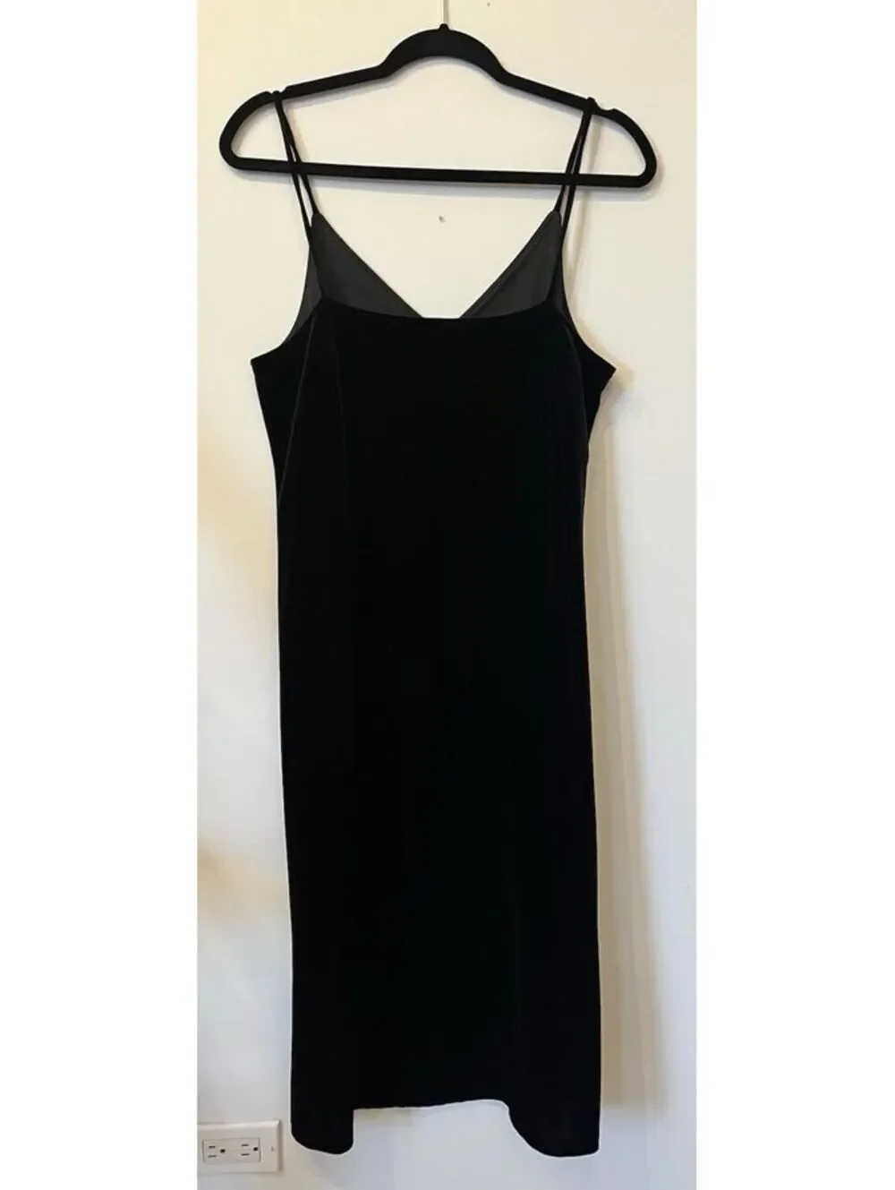 Uniqlo Velvet Midi Slip Dress Women's Small Black Lined V-Neck Y2K Layering